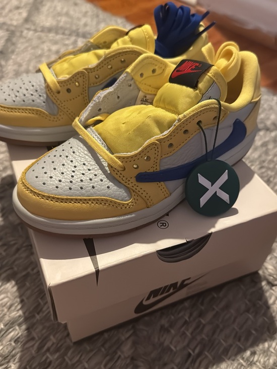 Nike Other - Nike Kids Low-Top Sneakers in Yellow, Blue & White